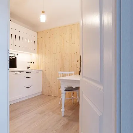 Pr'mruzo Apartmaji *