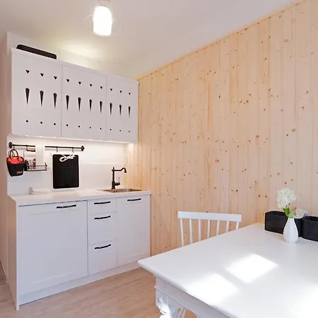 Pr'mruzo Apartmaji בוהין
